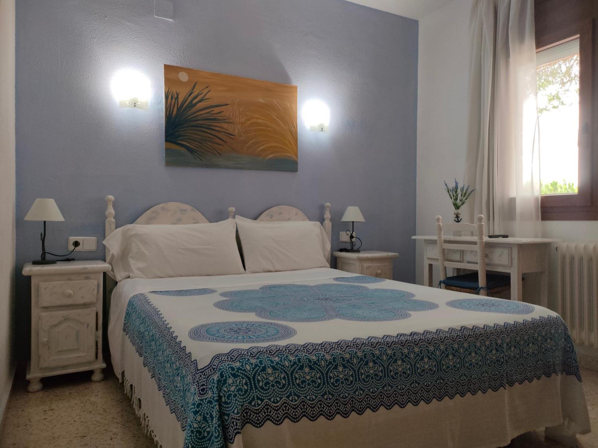Hostal Los Pinares Lloret de Mar Exterior photo
