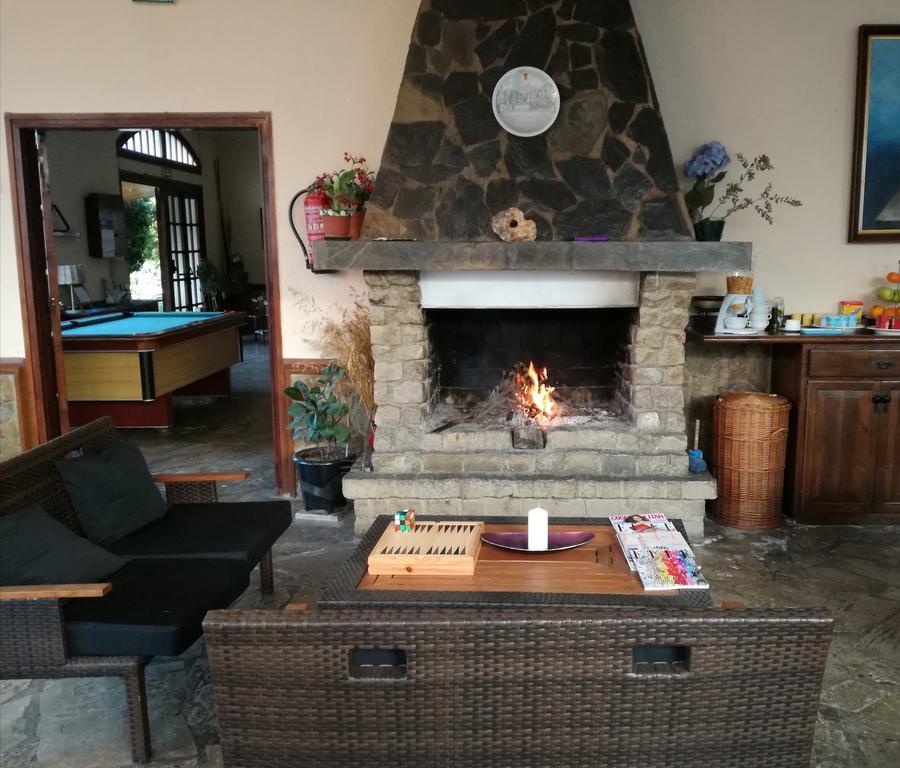 Hostal Los Pinares Lloret de Mar Exterior photo
