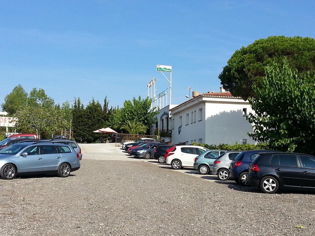 Hostal Los Pinares Lloret de Mar Exterior photo